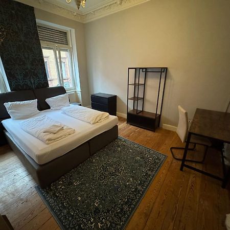 Zimmer In Kaiserslautern Exterior foto