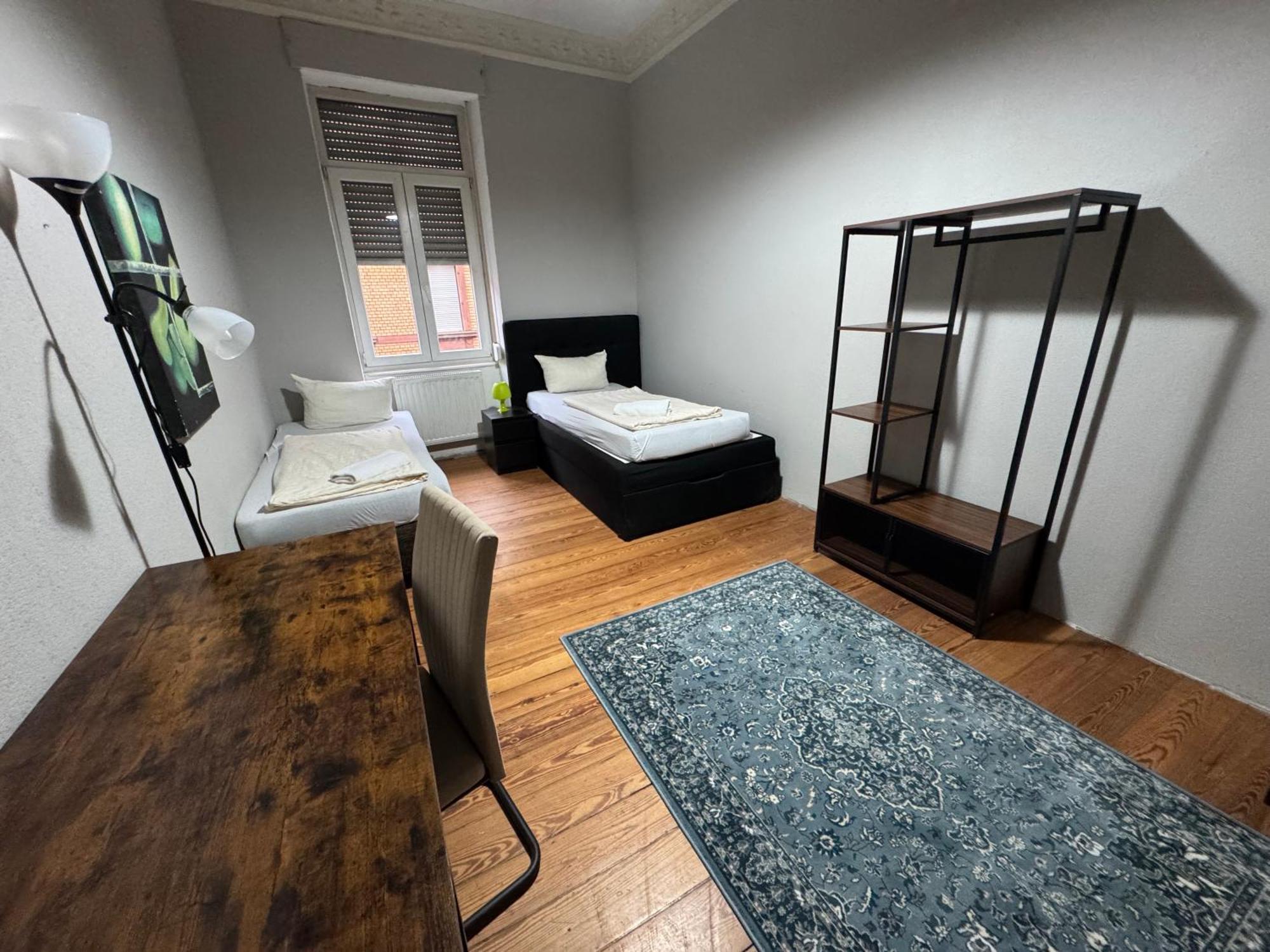 Zimmer In Kaiserslautern Exterior foto