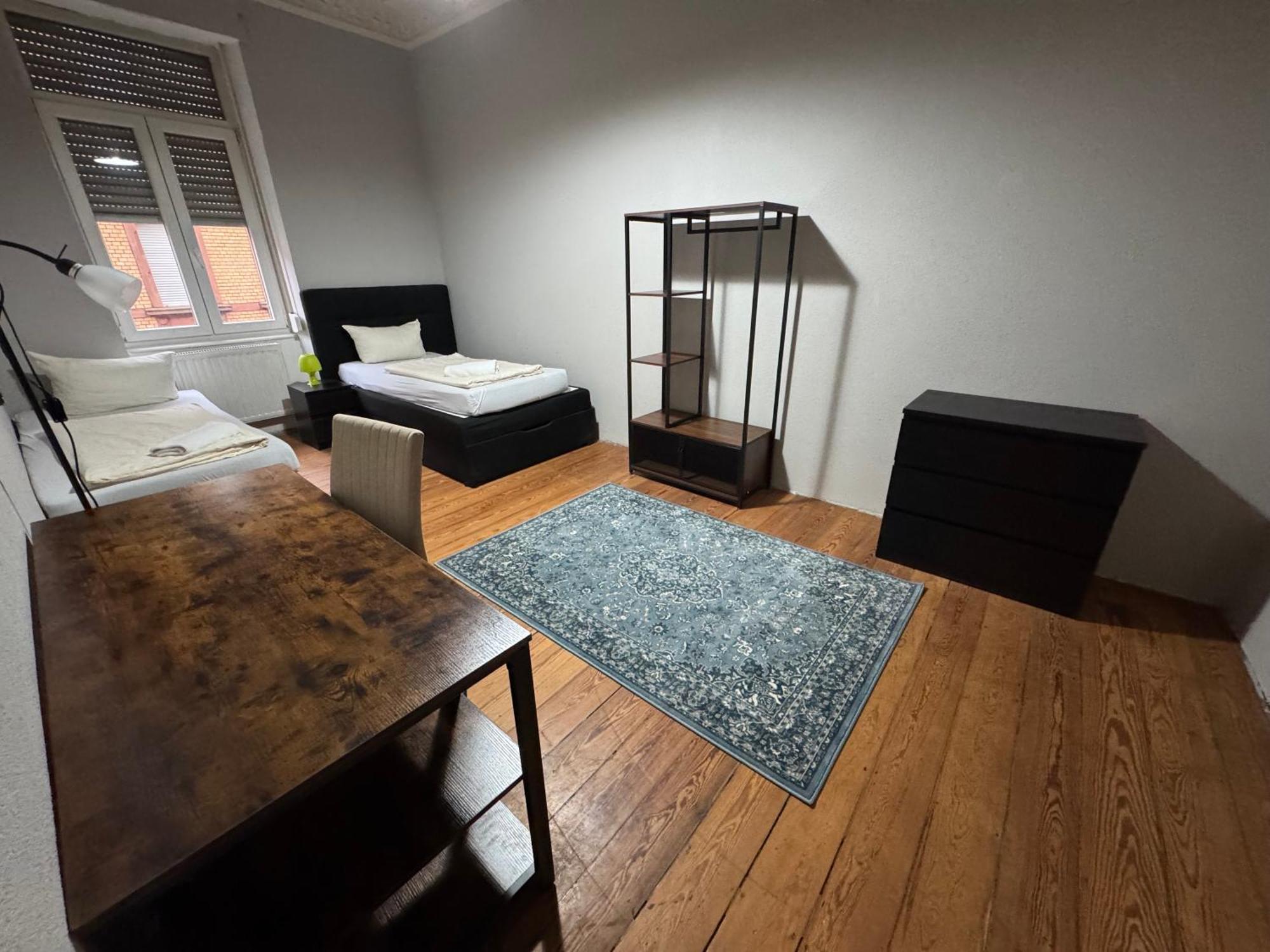 Zimmer In Kaiserslautern Exterior foto