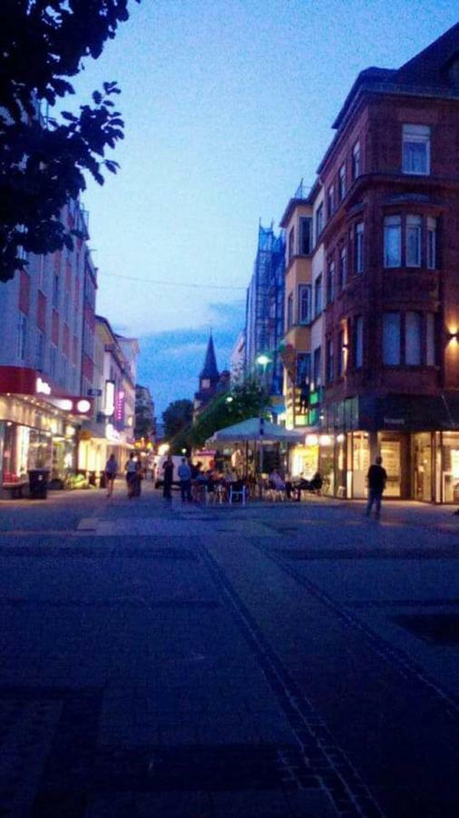 Zimmer In Kaiserslautern Exterior foto